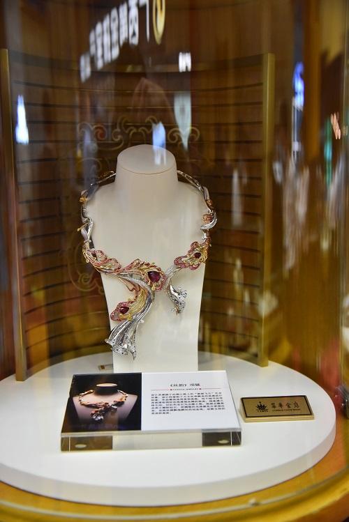 "中国风","非遗","跨界"等原创珠宝产品,实现了多元化,多年